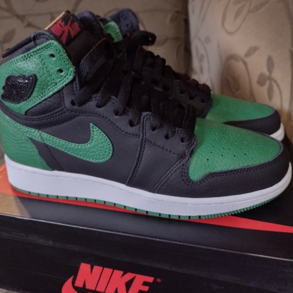 Nike Air Jordan 1 retro high Gs - Picture 7 of 8